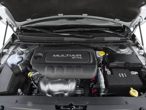 Used 2016 Chrysler 200 Limited w/ Anniversary Edition FWD image 17