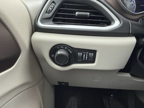Used 2024 Chrysler Voyager LX FWD image 12