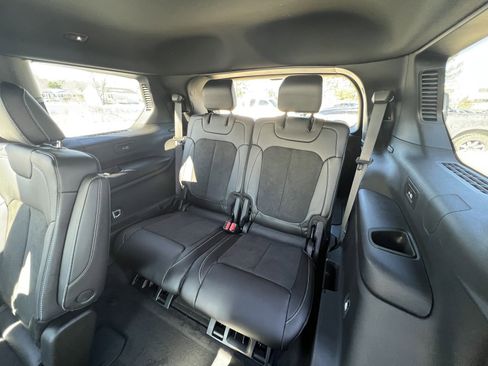 New 2025 Jeep Grand Cherokee L Altitude image 13