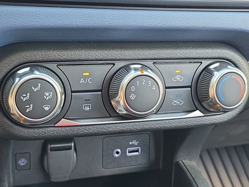 New 2025 Nissan Versa SV w/ Trunk Package image 23