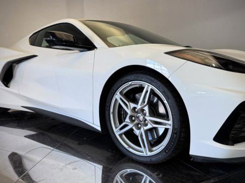 Used 2023 Chevrolet Corvette Stingray Premium Cpe w/ Z51 Performance Package image 20