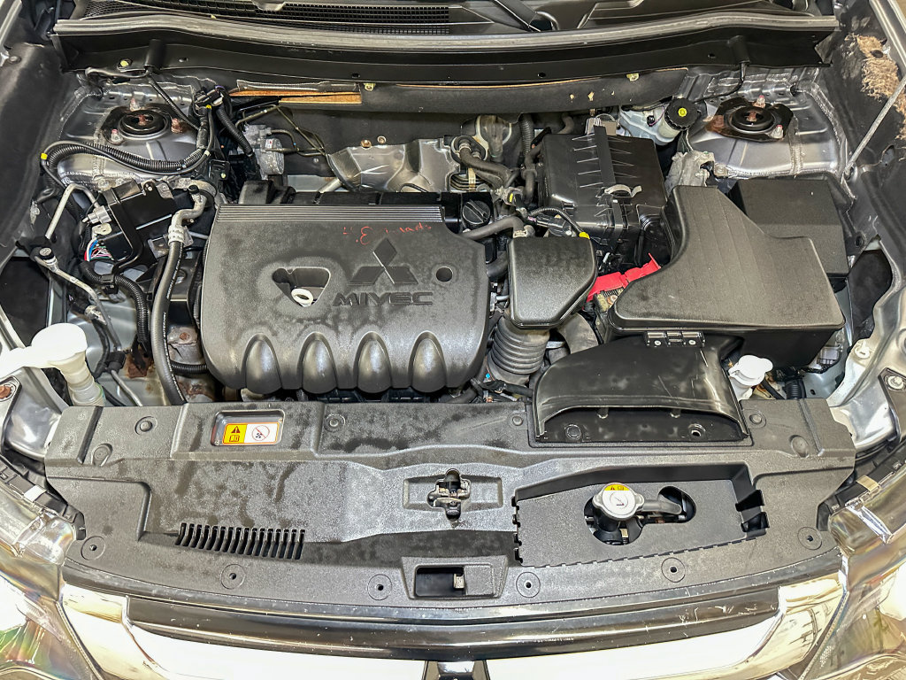 Used 2018 Mitsubishi Outlander AWD image 40