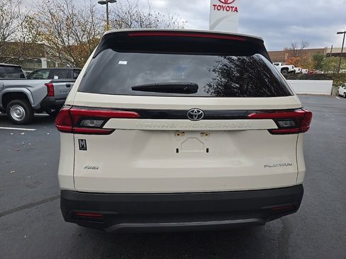 Used 2024 Toyota Grand Highlander Platinum image 7