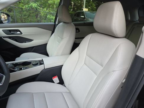 Certified 2023 Nissan Rogue SL w/ SL Premium Package AWD/4WD image 18