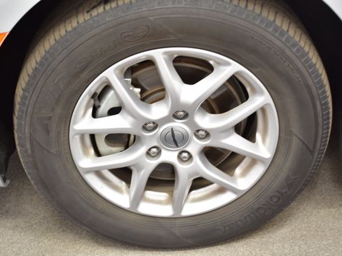 Used 2024 Chrysler Pacifica Touring-L image 36