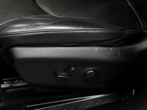 Used 2020 Chrysler Pacifica Touring-L w/ Advanced Safetytec Group image 24