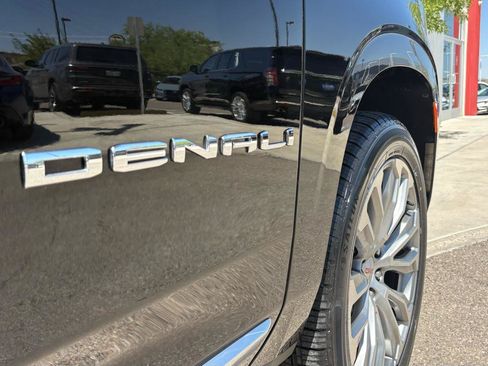 Used 2022 GMC Yukon XL Denali AWD/4WD image 4