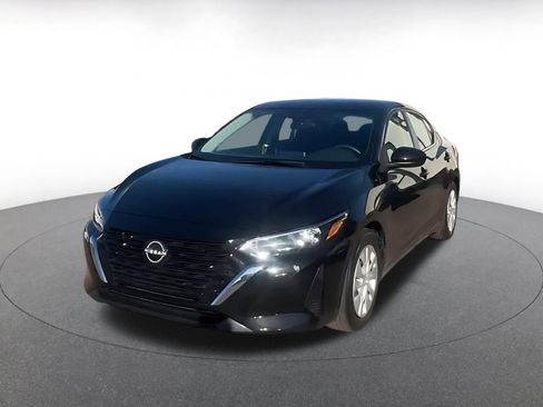 Used 2025 Nissan Sentra S image 4