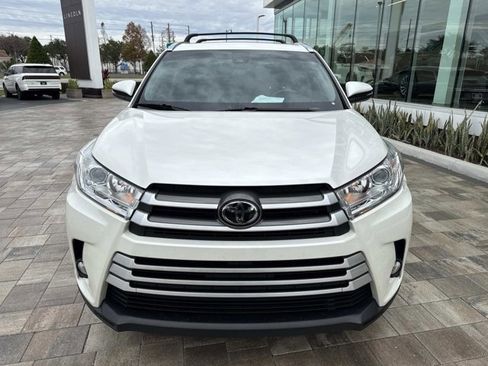 Used 2019 Toyota Highlander XLE image 7