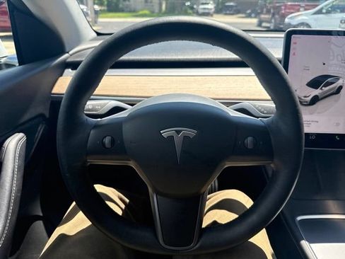 Used 2022 Tesla Model Y Performance AWD/4WD image 23