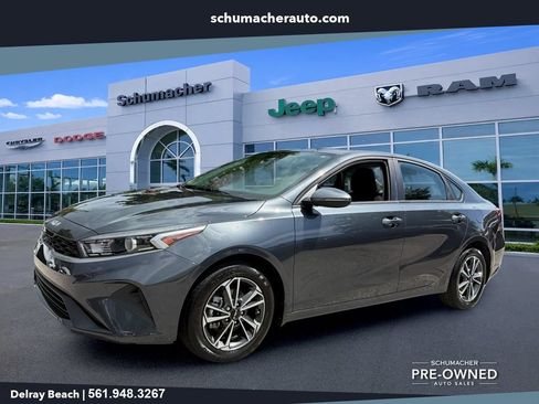 Used 2024 Kia Forte LXS w/ LXS Technology Package FWD image 3