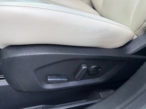 Used 2021 Ford Edge Titanium FWD image 17
