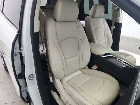 Used 2023 Buick Enclave Essence w/ Experience Buick Package FWD image 29