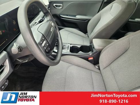 Used 2025 Kia K4 FWD image 13