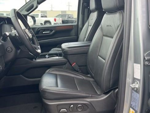 Used 2025 GMC Yukon XL Denali image 27