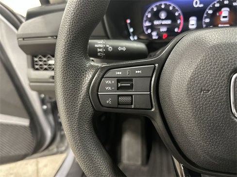 Used 2023 Honda Accord EX image 38