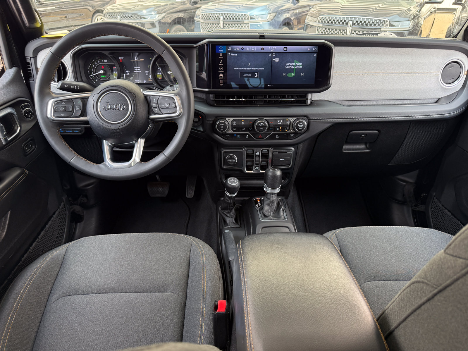 Used 2024 Jeep Wrangler Unlimited Sahara AWD/4WD image 20