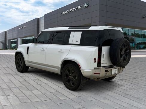 Used 2023 Land Rover Defender 110 SE AWD/4WD image 3