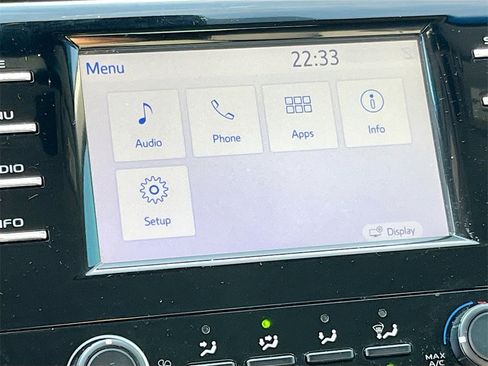 Used 2018 Toyota Camry LE image 14