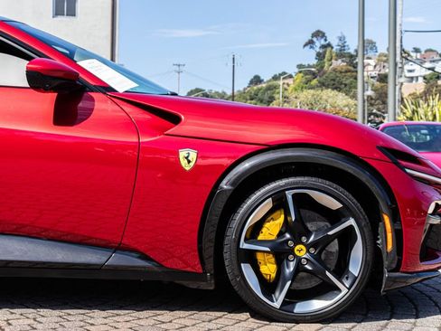 Used 2023 Ferrari Purosangue AWD/4WD image 15
