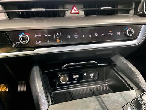 Used 2024 Kia Sportage EX w/ EX Premium Package image 26