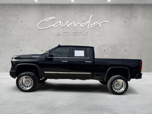 Used 2024 Chevrolet Silverado 2500 High Country w/ Technology Package AWD/4WD image 13