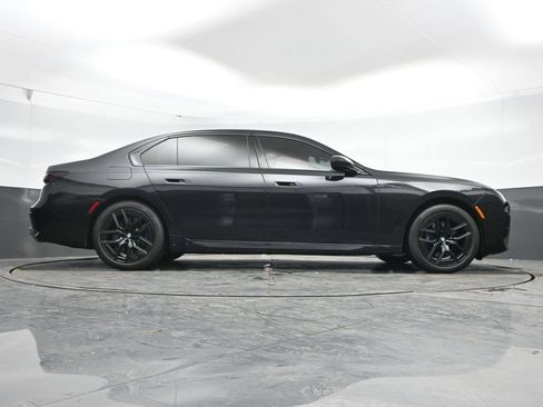 Used 2023 BMW 760i xDrive w/ Executive Package AWD/4WD image 48