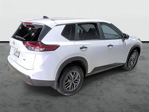 Used 2024 Nissan Rogue S AWD/4WD image 4