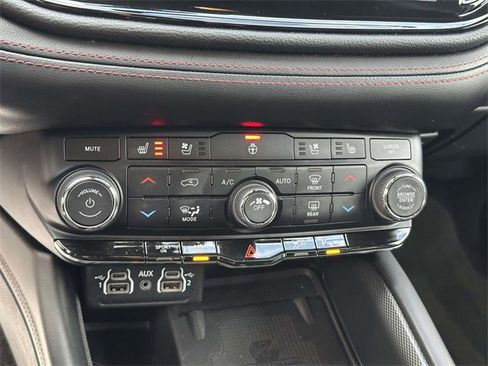 Used 2022 Dodge Durango R/T w/ Blacktop Package image 35