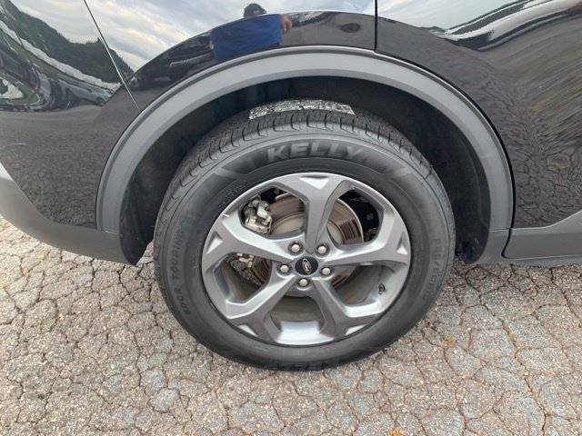 Certified 2025 Ford Escape ST-Line Select AWD/4WD image 37
