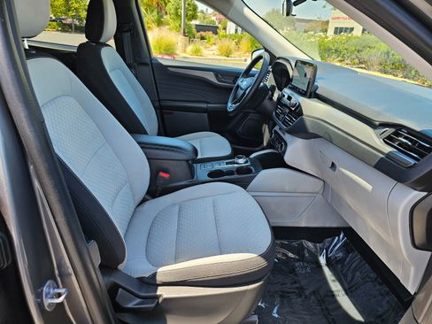 Used 2023 Ford Escape Active AWD/4WD image 30
