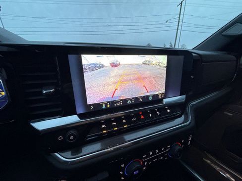 Used 2022 Chevrolet Silverado 1500 LTZ w/ LTZ Premium Package image 22