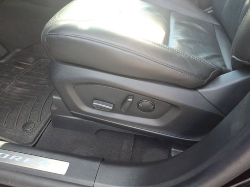 Certified 2023 Ford Explorer Platinum w/ Technology Package AWD/4WD image 11