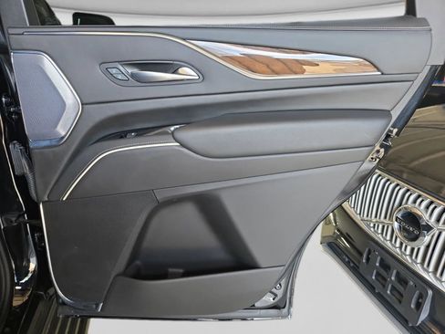 Used 2023 Cadillac Escalade Sport Platinum w/ LPO, ONYX Package AWD/4WD image 31
