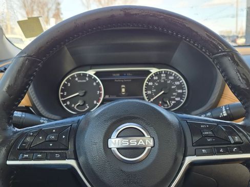 Used 2025 Nissan Sentra SV w/ SV Premium Package image 36