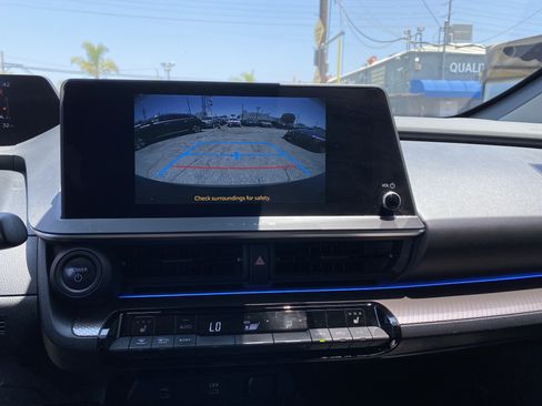 Used 2024 Toyota Prius XLE FWD image 16