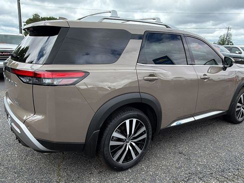 Used 2024 Nissan Pathfinder Platinum w/ Cargo Package FWD image 5