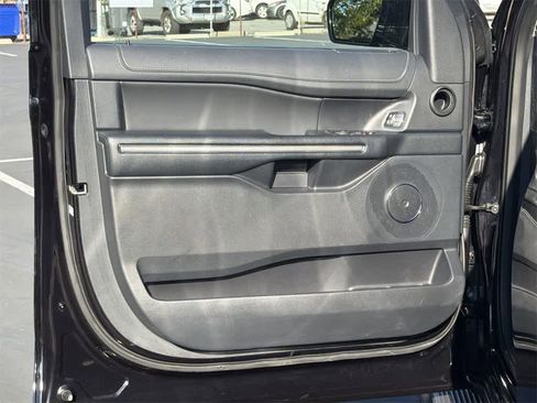 Used 2024 Ford Expedition XLT image 23