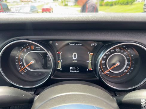 Used 2021 Jeep Wrangler Unlimited Sahara AWD/4WD image 22