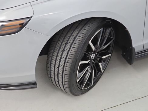 Used 2023 Honda Accord Touring image 32
