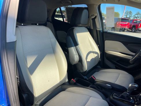 Used 2018 Buick Encore Preferred image 27