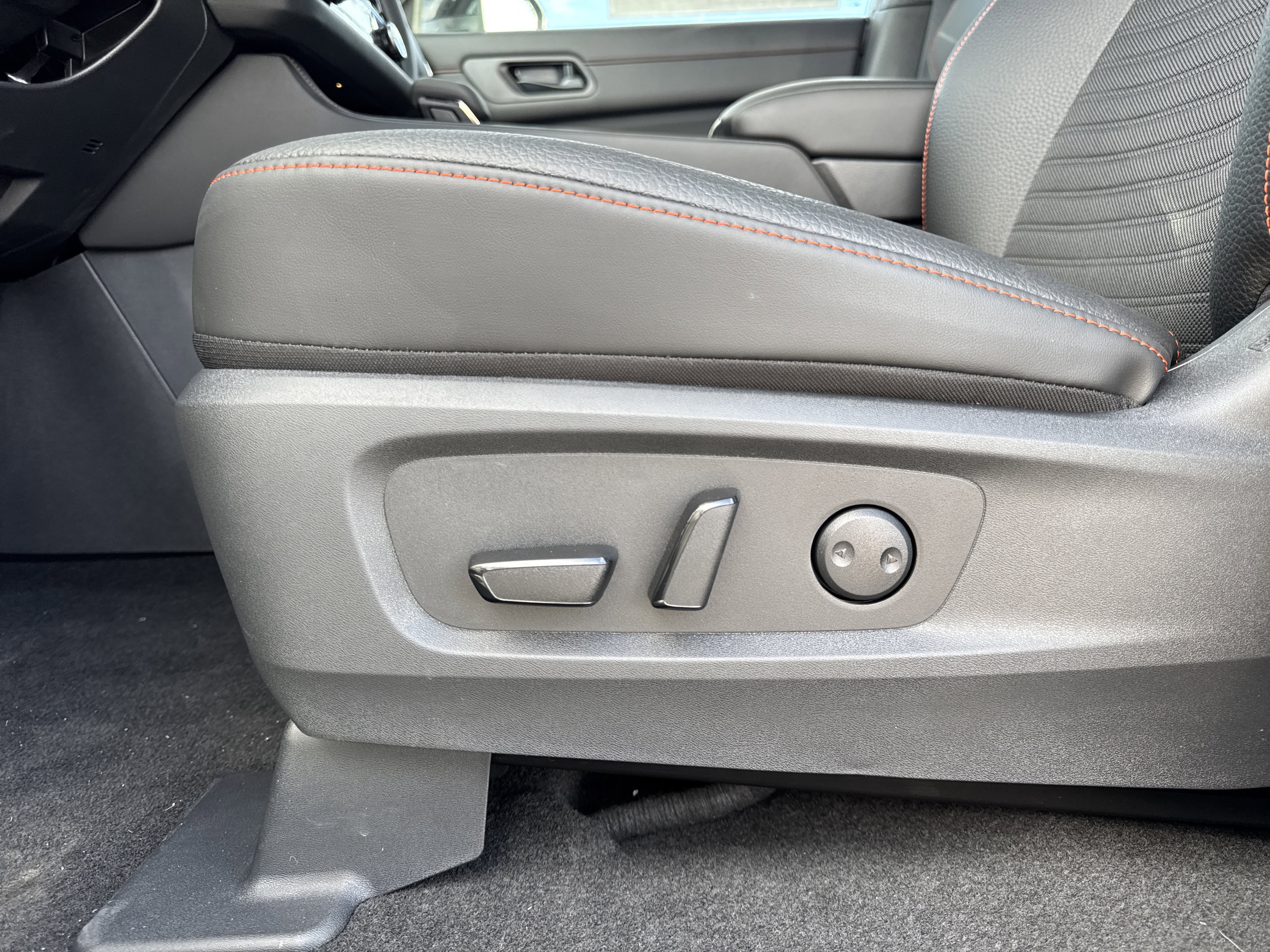 New 2026 Nissan Pathfinder Rock Creek w/ Rock Creek Premium Package AWD/4WD image 11