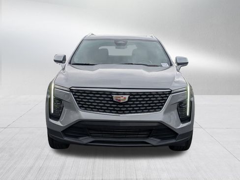 Used 2024 Cadillac XT4 Luxury w/ Cold Weather Package AWD/4WD image 8