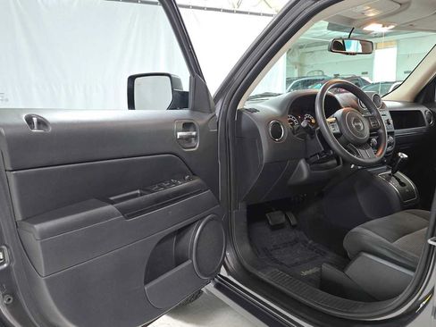 Used 2017 Jeep Patriot Sport w/ Power Value Group AWD/4WD image 19