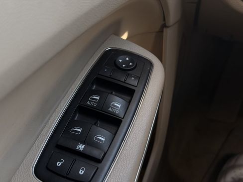 Used 2014 Chrysler 300 AWD image 21