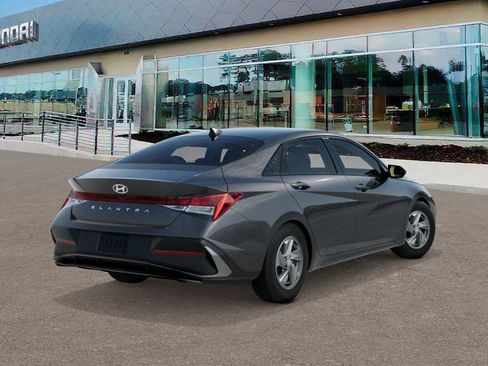 New 2026 Hyundai Elantra SE FWD image 4