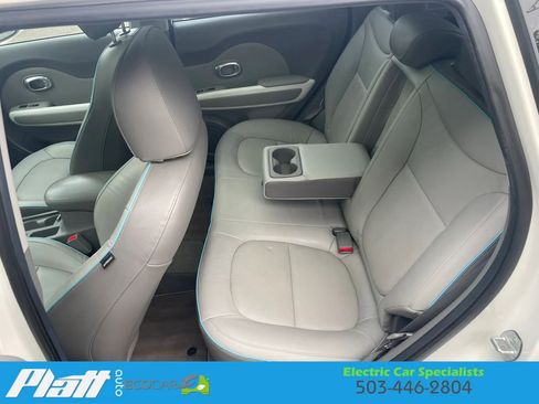 Used 2017 Kia Soul EV + w/ Sun & Fun Package image 40