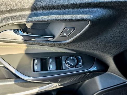 Used 2025 Chevrolet Trax ACTIV w/ Sunroof Package image 22