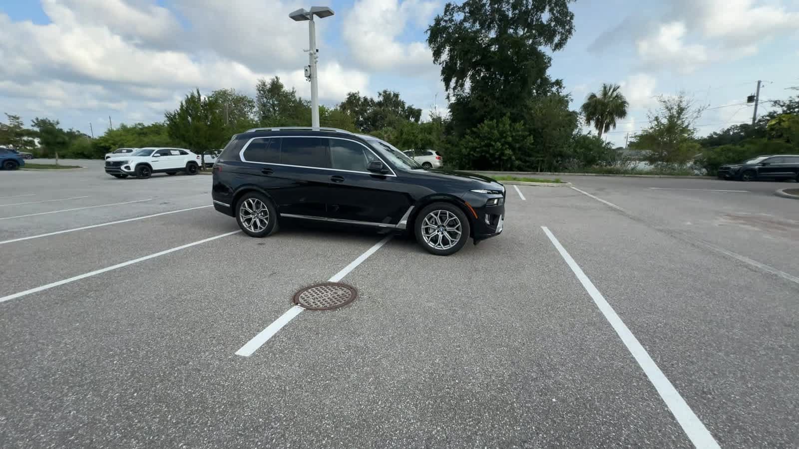 Used 2025 BMW X7 xDrive40i AWD/4WD image 8