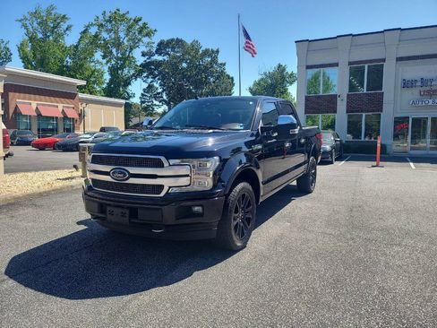 Used 2018 Ford F150 Platinum w/ Equipment Group 701A Luxury AWD/4WD image 3